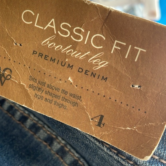 Coldwater Creek Classic Fit Bootcut Jeans - Picture 7 of 8